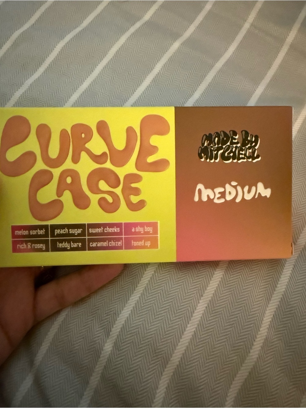 Curve Case Medium Eyeshadow Palette — versitile pallet